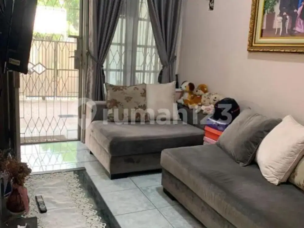 Rumah Hook Depan Taman Siap Huni Taman Palem Lestari
