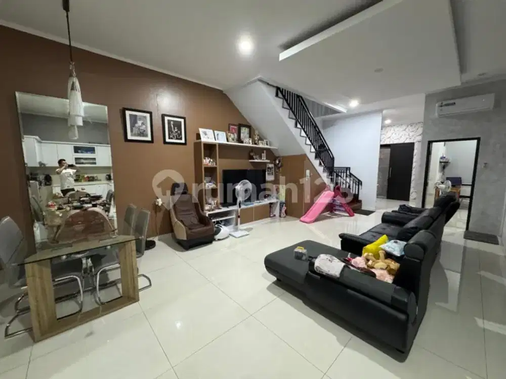 Rumah 2 1/2 Lantai Cantik Furnished Siap Huni Taman Surya 5