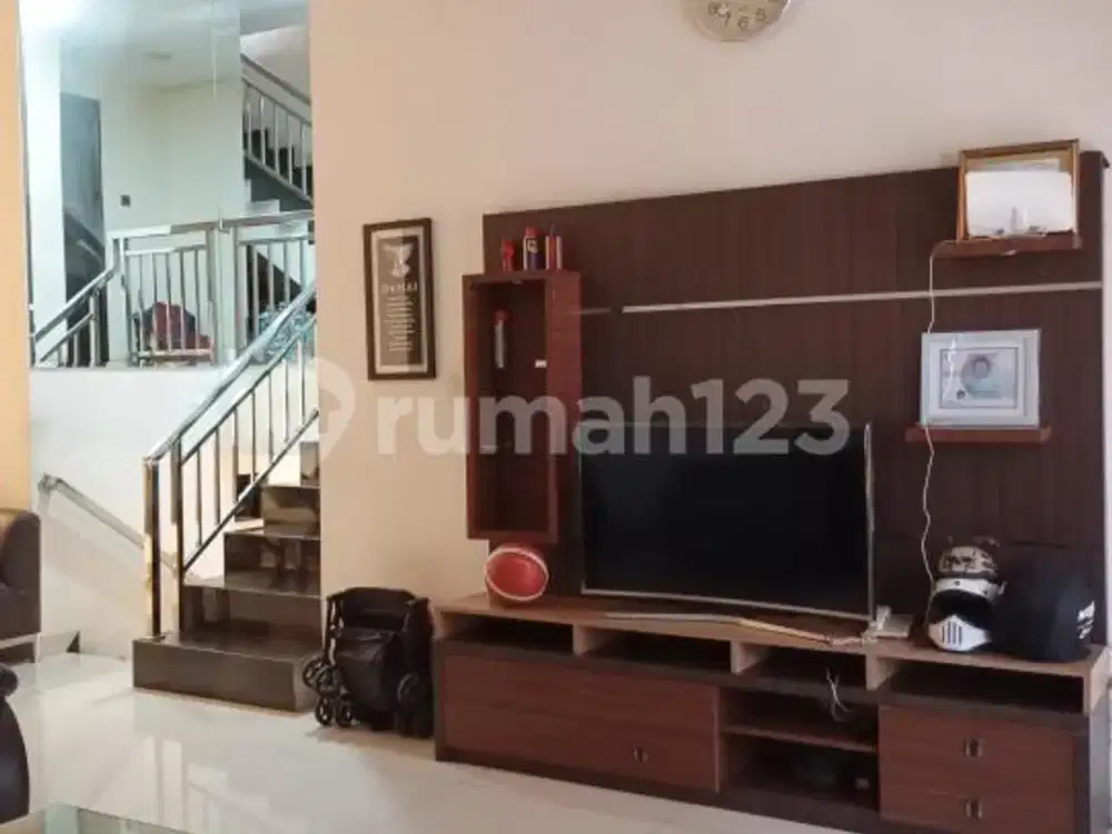 Rumah 3 Lantai Split Level Siap Huni Citra Garden 5