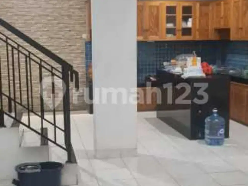 Rumah Siap Huni 2 1/2 Lantai Taman Palem Lestari
