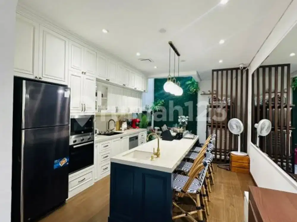 Rumah Furnished Cantik Modern Siap Huni Taman Palem Lestari
