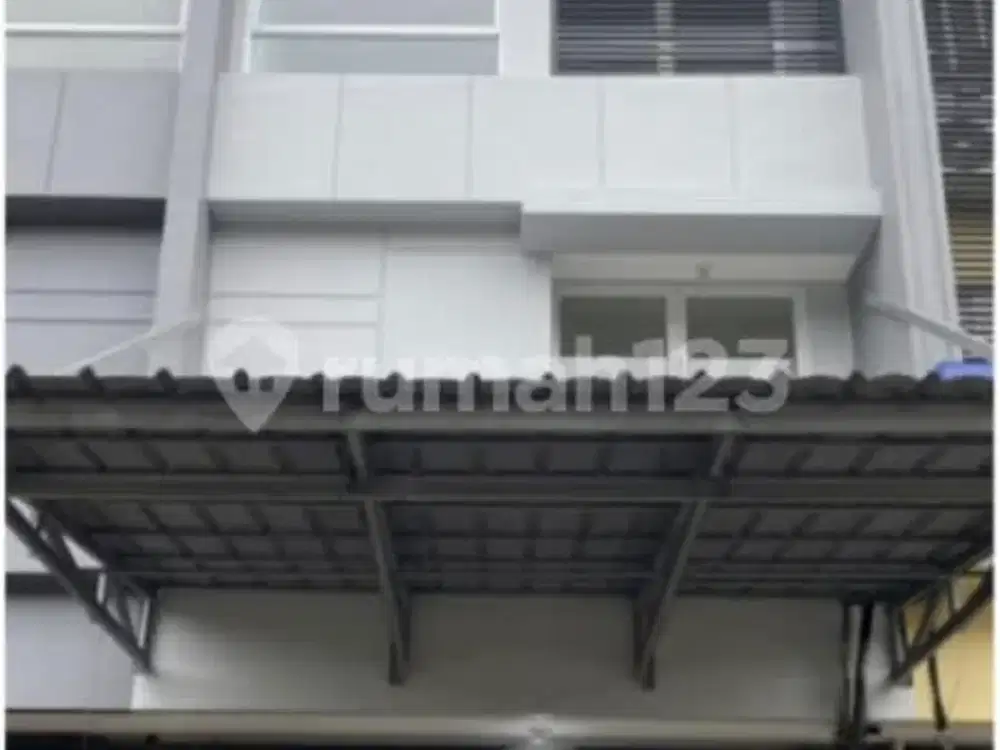 Ruko Market Boulevard 3.5 Lantai Lokasi Strategis Royale Palem Cengkareng