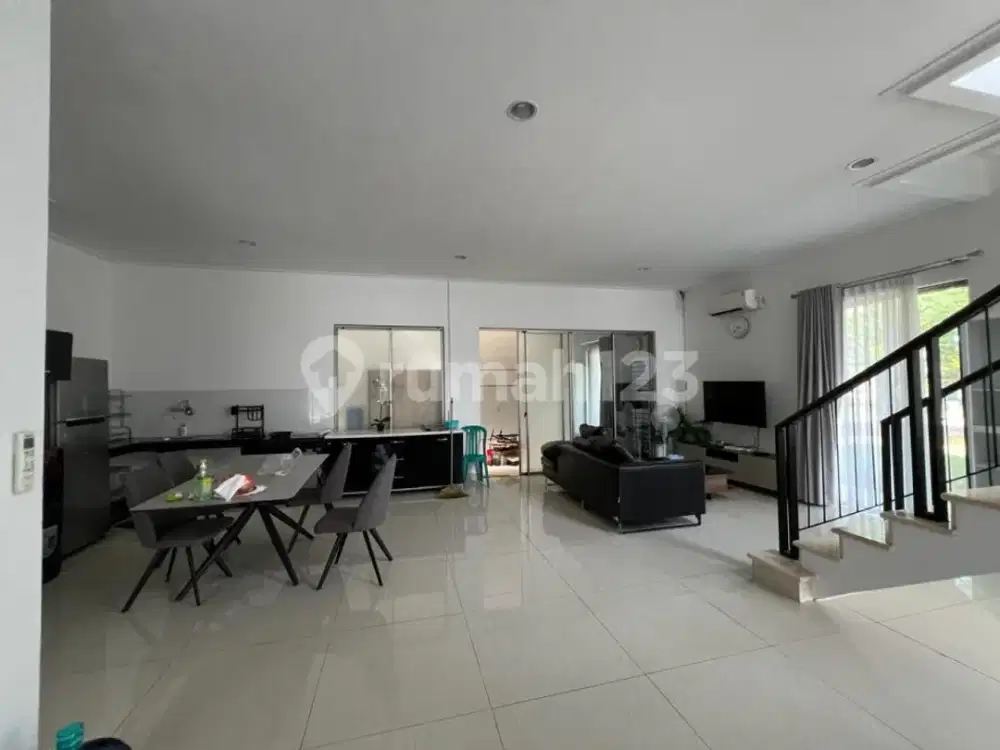 Rumah Hook Mewah Full Furnished Ada Taman Disamping Golf Island Pantai Indah Kapuk