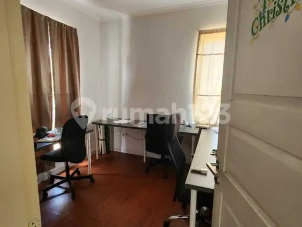 Rumah 2 Lantai Semi Furnished BSD Nusaloka