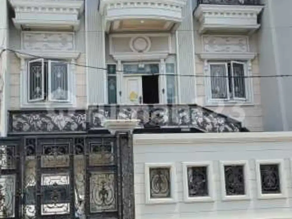 Rumah High Spec Klasik 3.5 Lantai Taman Palem Lestari