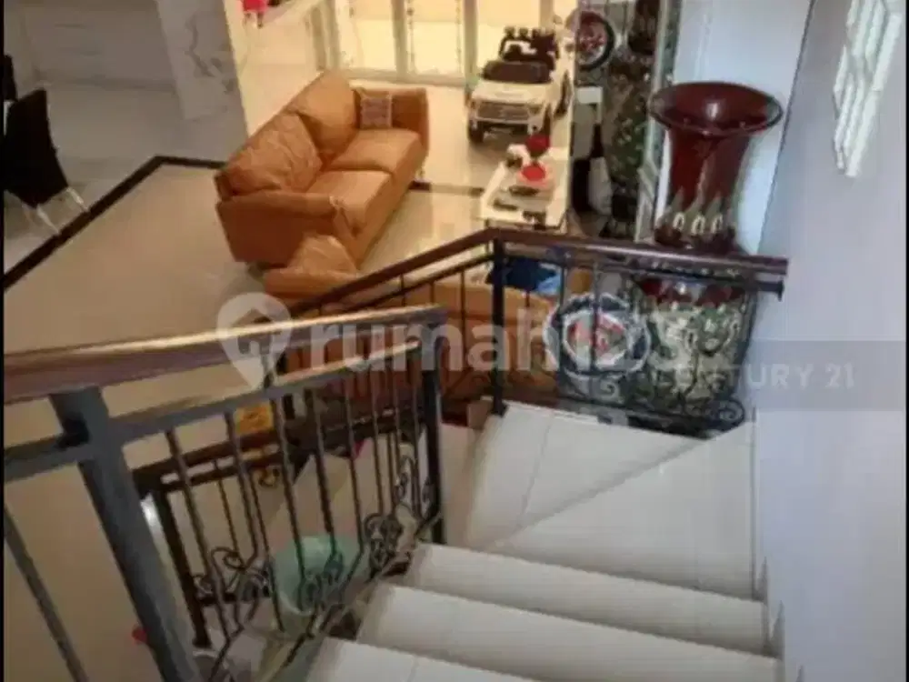 Rumah Mewah Full Renovasi Sangat Terawat Puri Permata Mediterania