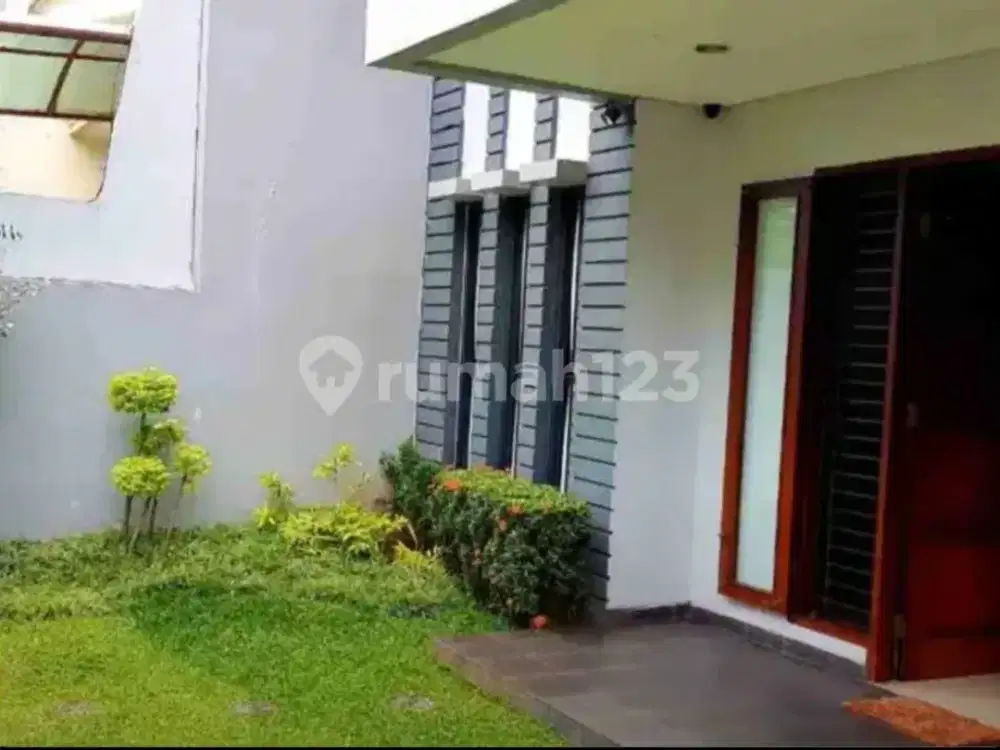 Rumah 2.5 Lantai Blok D Tamann Palem Lestari