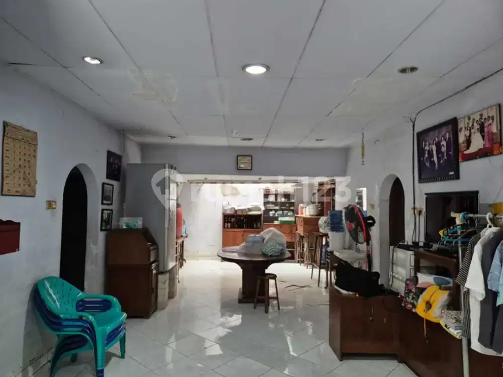 Rumah Tua bisa Dibangun Ulang untuk Rumah Tinggal Maupun Kosan di Taman Kota Jakarta Barat