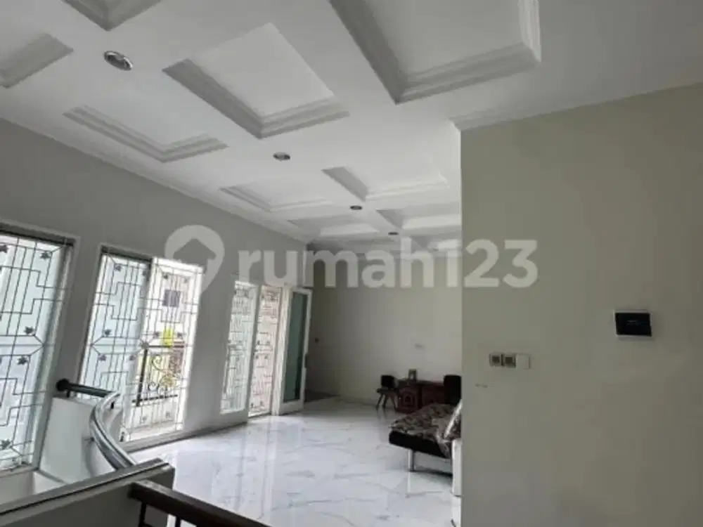 Rumah Mewah 200M² Turun Harga Bu Banget Taman Grisenda Pik