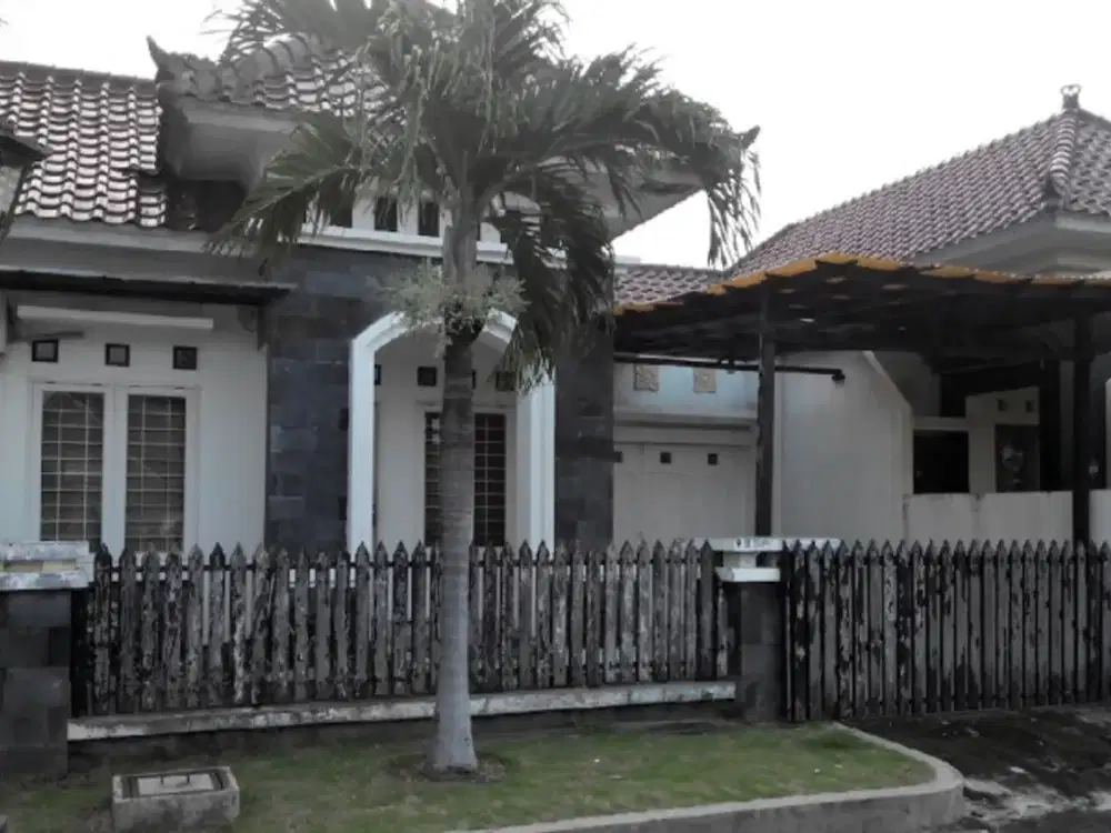 JUAL PURIMAS CLUSTER REGENCY RUMAH SIAP HUNI PARKIRAN LUAS DEPAN TAMAN