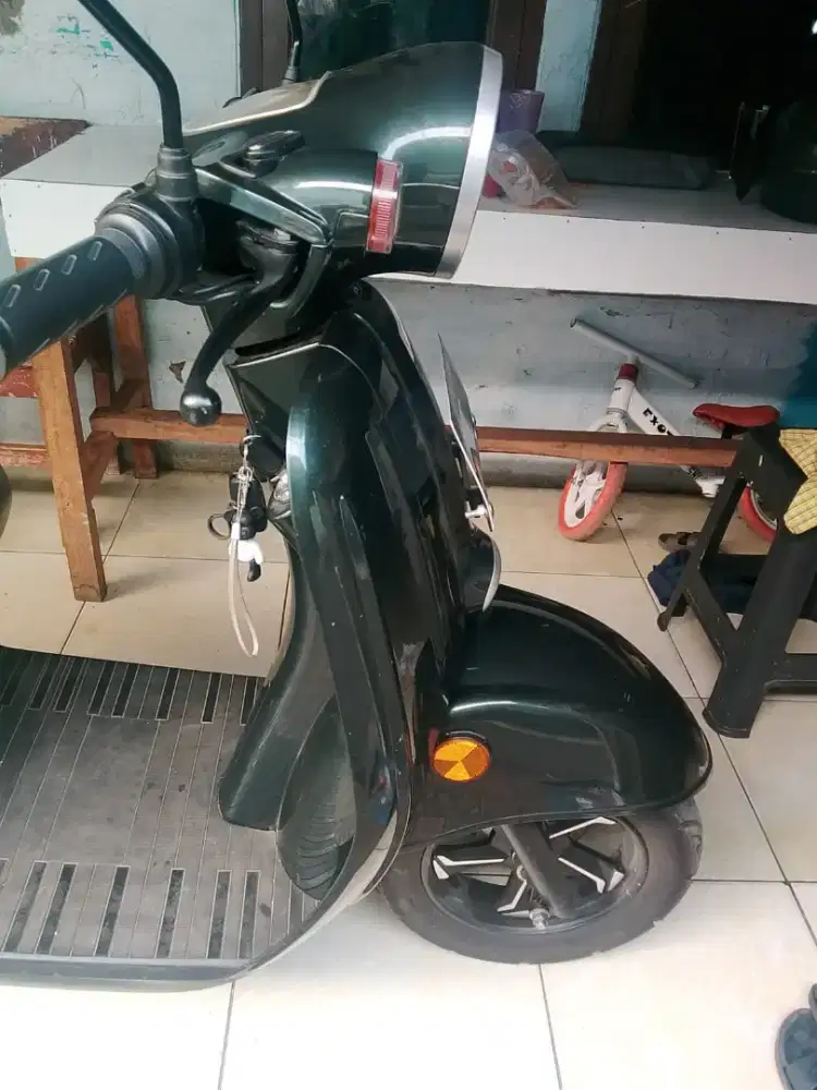 Motor listrik Tomida Scooty