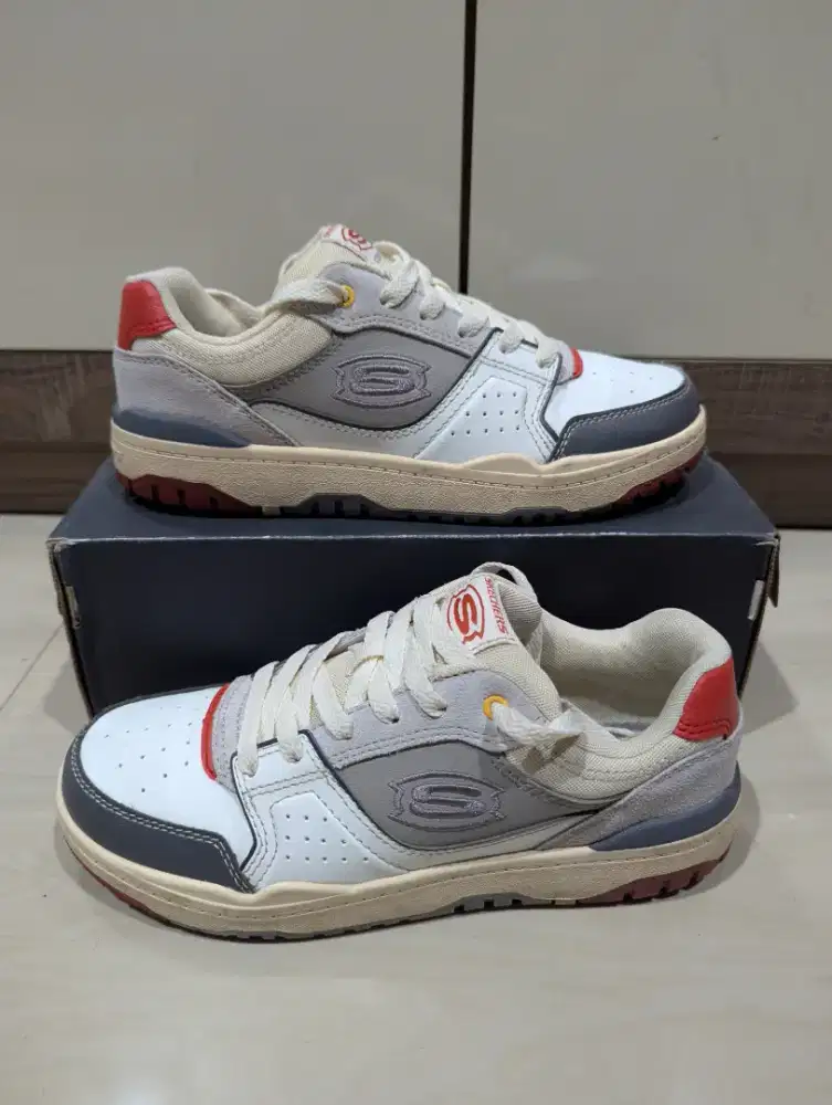 Sepatu Skechers size 35/36