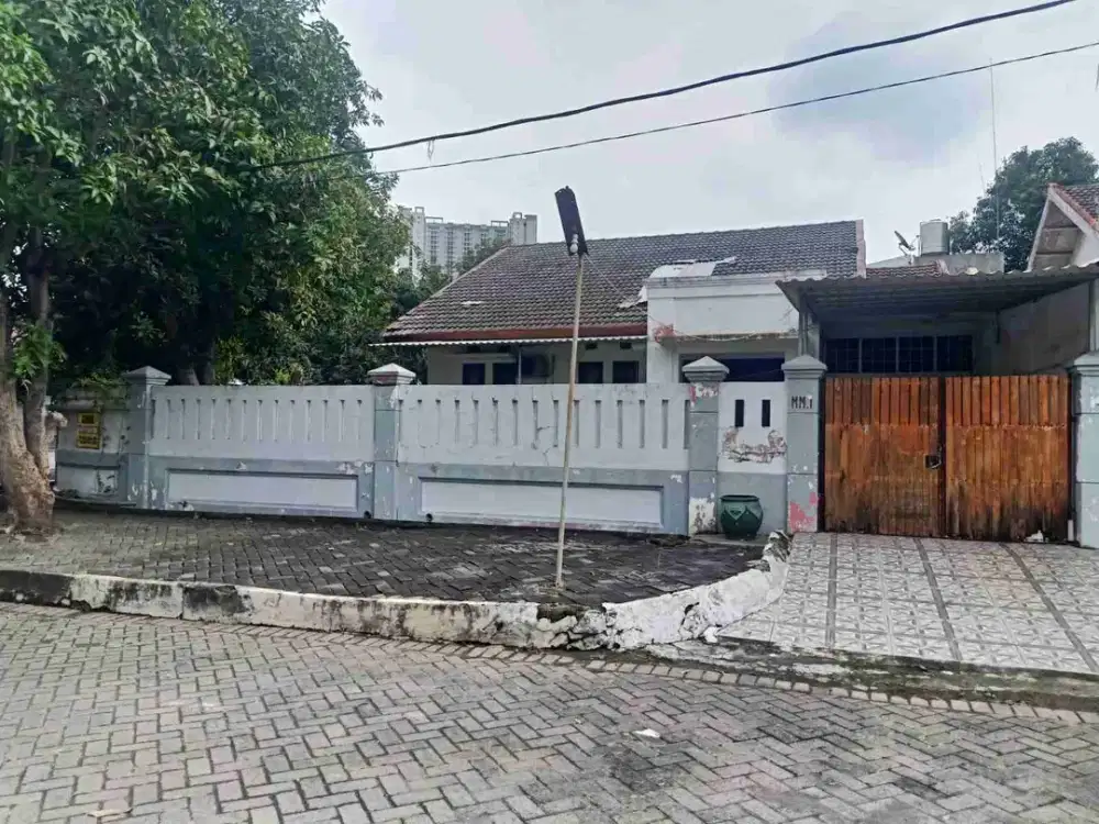 Dijual Cepat Rumah  HOOK  Hitung Tanah Darmo Sentosa Raya Surabaya
