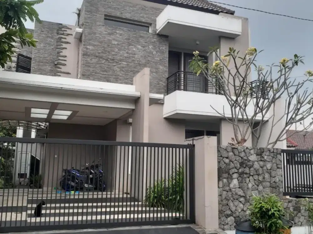 Rumah Besar Luas 407m Cluster Papa Biru 200mter ke Suhat