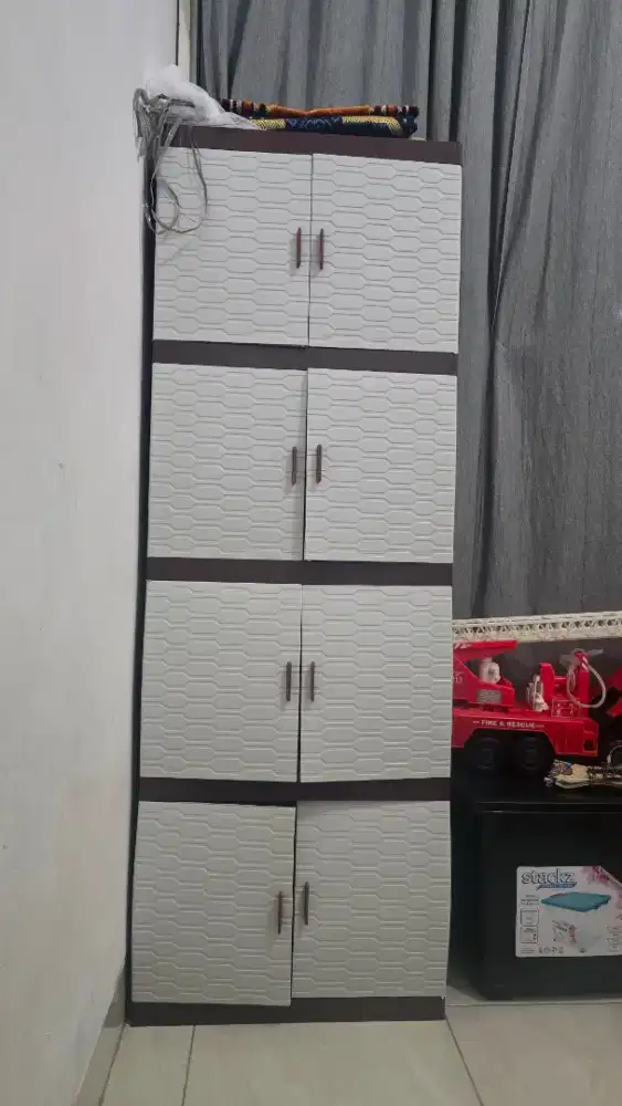 Lemari plastik 2x4