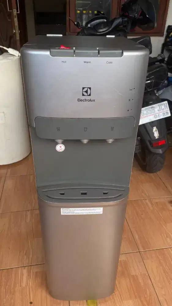 Dispenser Air Galon Bawah Electrolux EQAXF01BXSI (Silver)