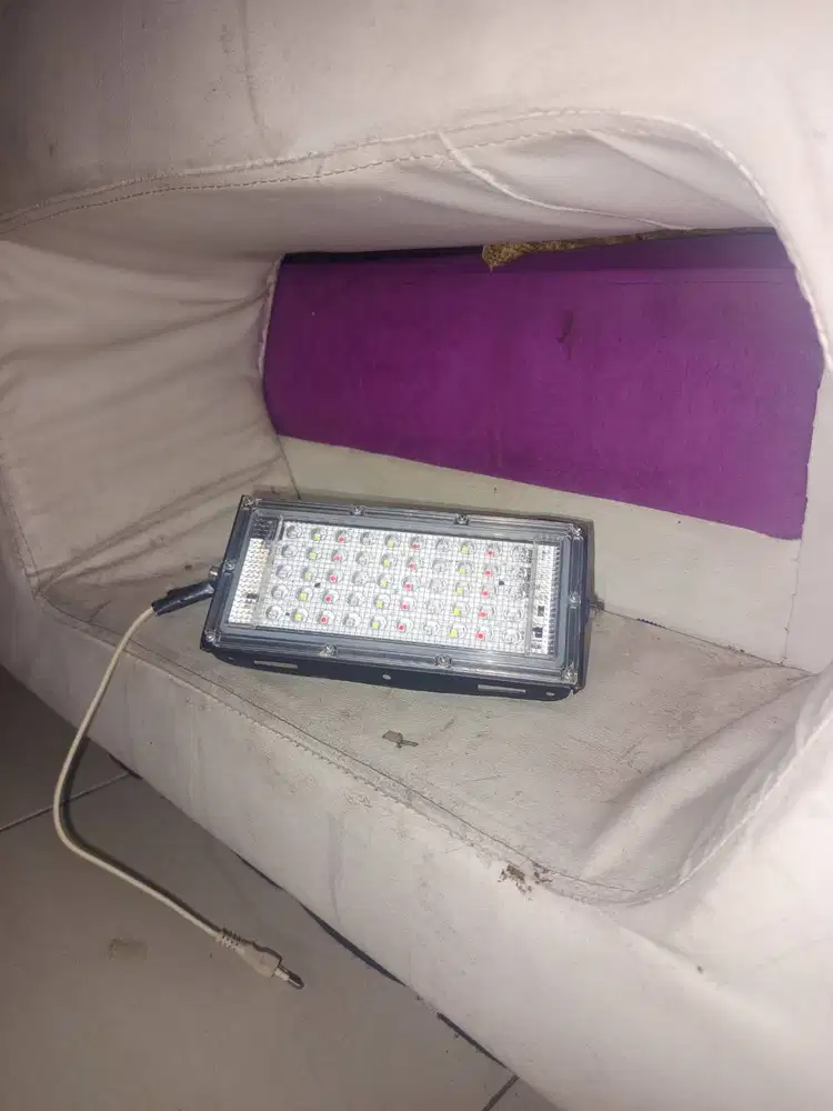 Lampu RGB langsung di colok ke kontak listrik