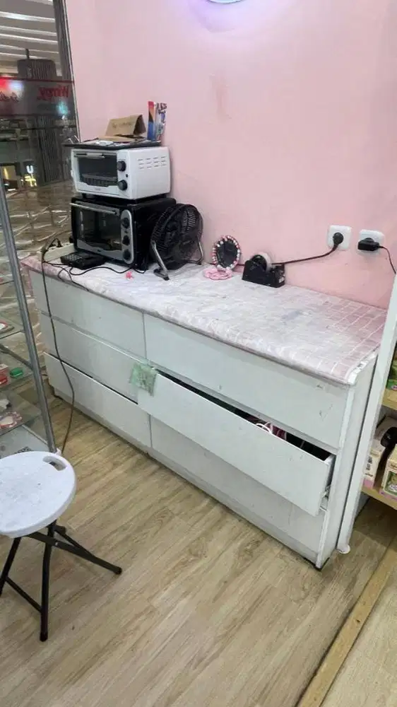 Rak penyimpanan barang