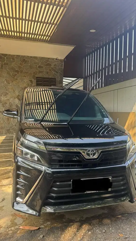 Toyota voxy tahun 2020/2021