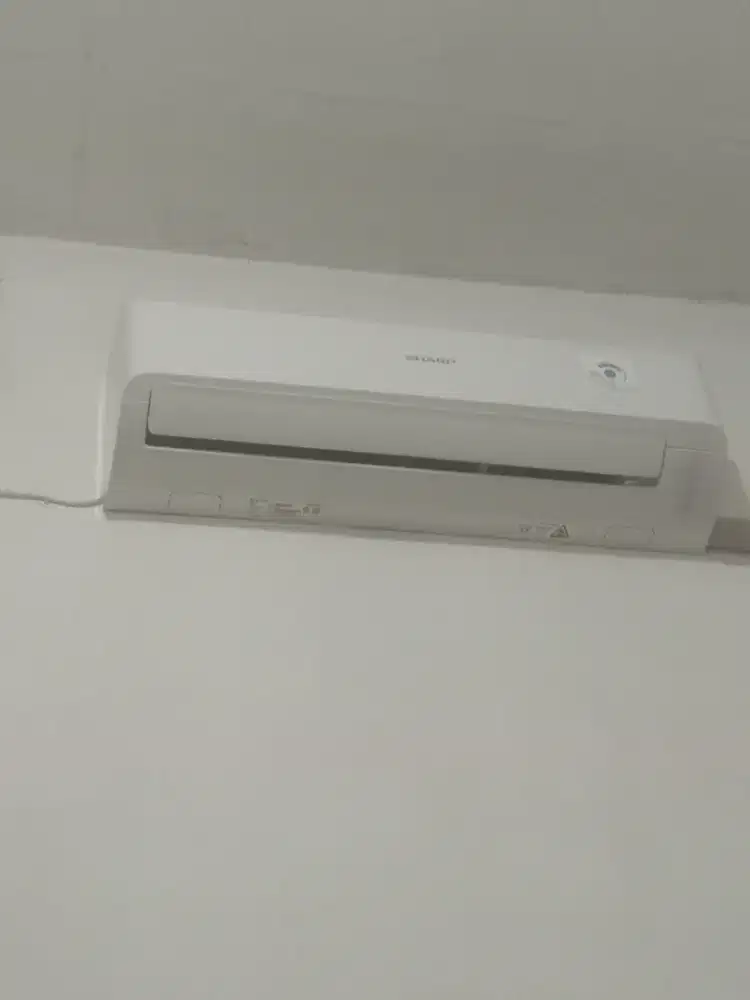 AC sharp stengah pk kondisi bagus no minus