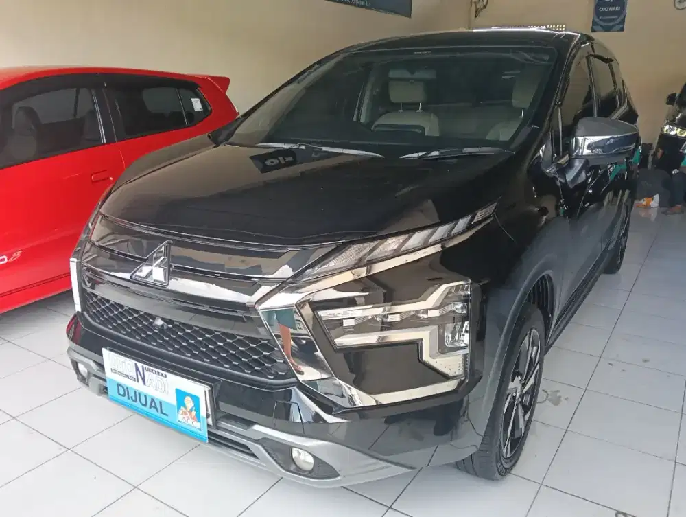 Mitsubishi Xpander Ultimate matic 2024 hitam