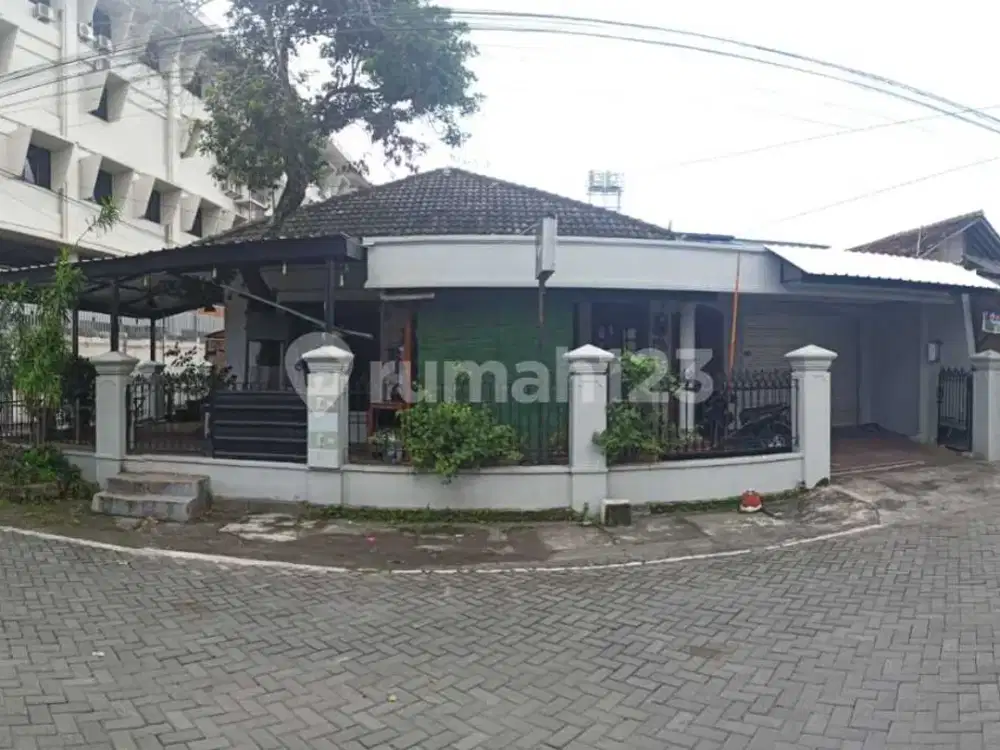 Dijual Rumah Kost Hook, Persis Samping Universitas Atmajaya Yogya Dan Ada Kampus Upn