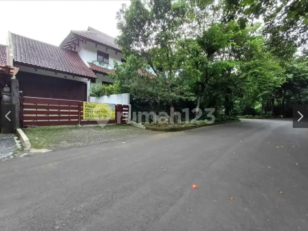 Dijual Rumah Hook 2 Lt Jl. Sipatahunan Villa Duta