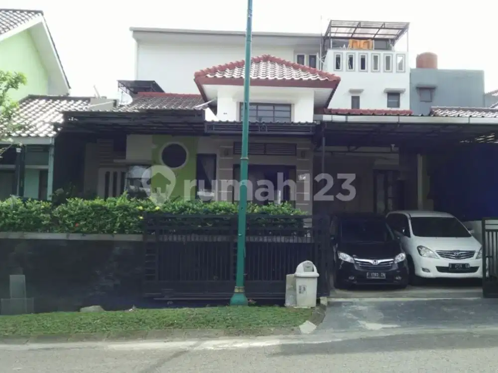 Dijual Rumah Siap Huni, 2 Lt, Nyaman, Rapi di Bukit Nirwana Residence