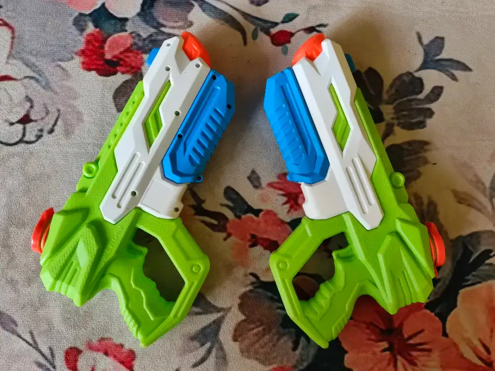 Mainan Pistol Air Anak