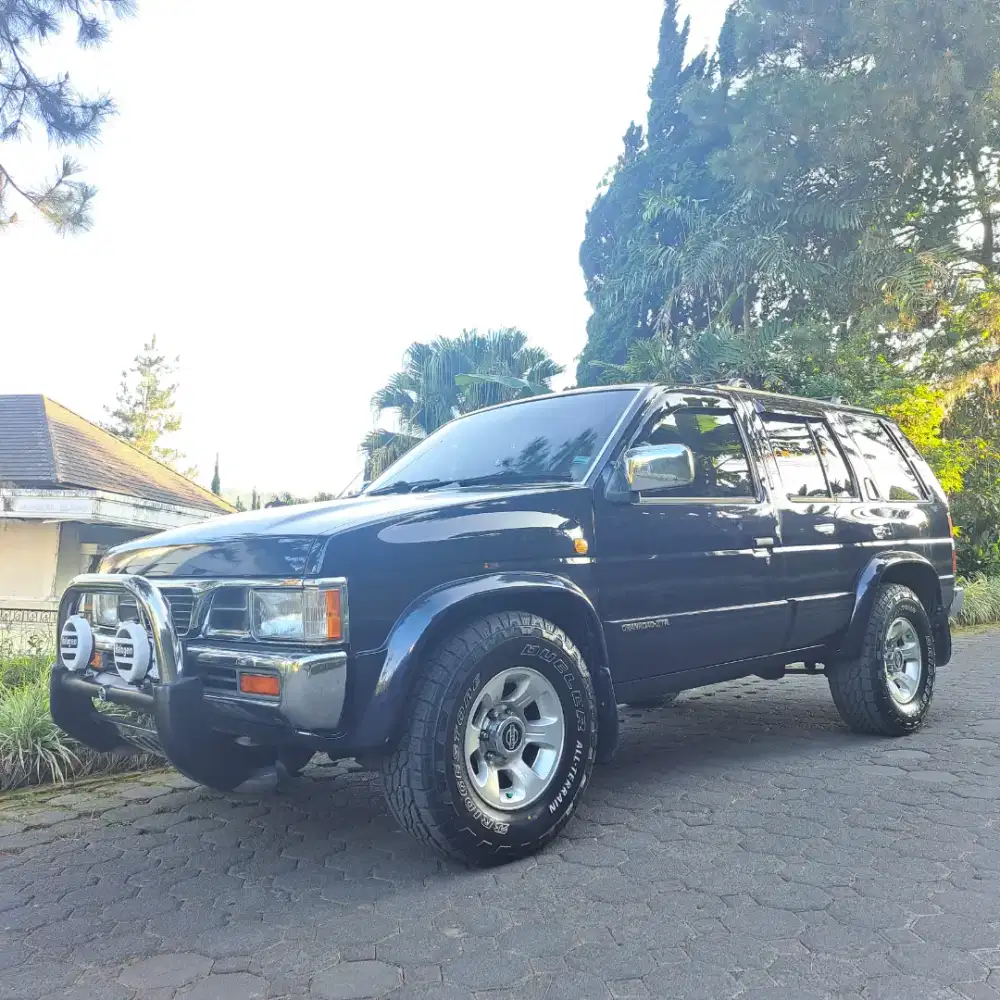Nissan Terrano 2001 Terawat, Gagah, Low KM