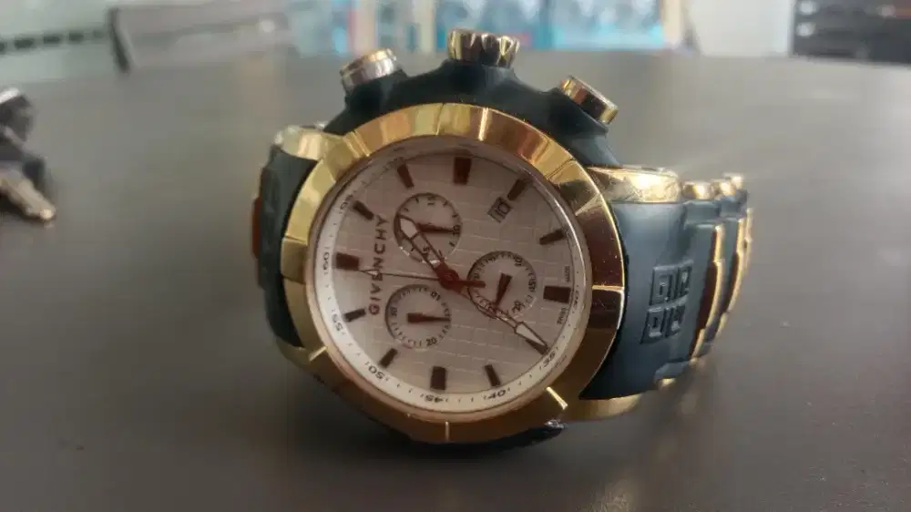 Jam tangan givenchy original