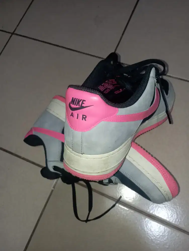 AIR FORCE 1 pink on blue