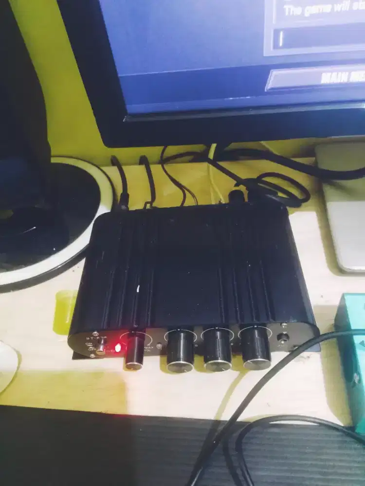 Mini Amplifier + Sepasang Speaker. Kualitas JOSS.