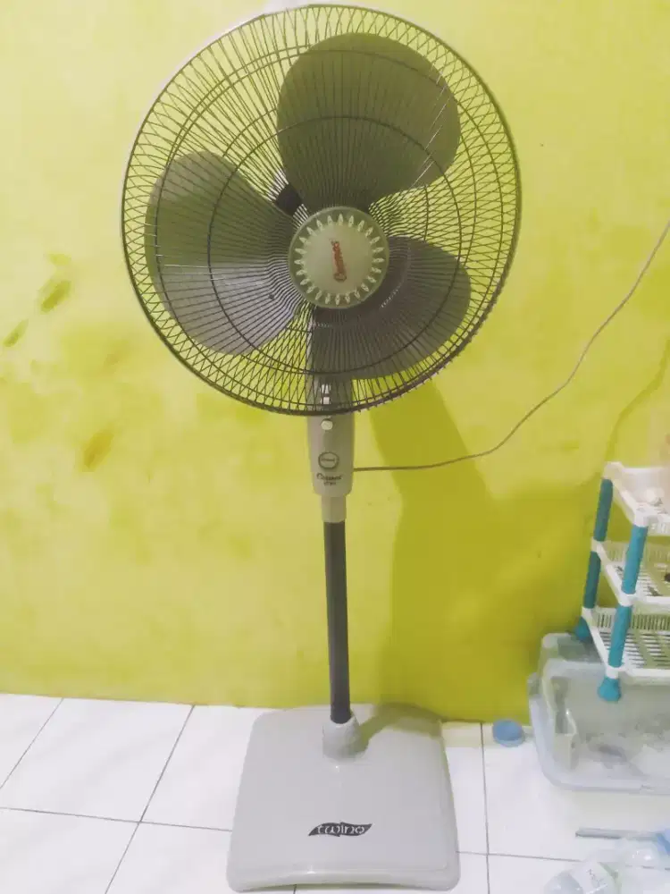 Kipas Angin Cosmos, Mulus, Normal, Terawat