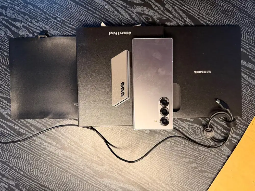 Samsung Z Fold 6 - 12/512 Ex Sein