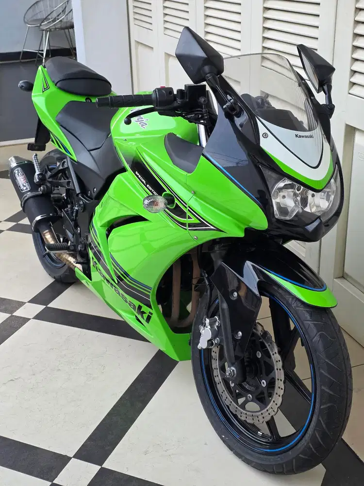 Kawasaki ninja 250 se 2011 last edition km 10 ribu gress