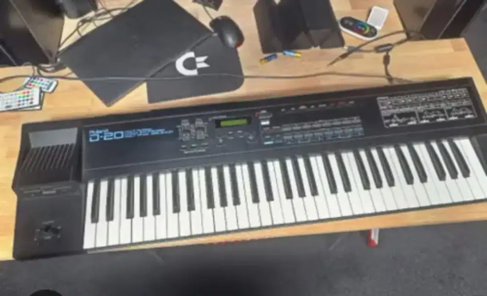 Roland D-20 synthesizer