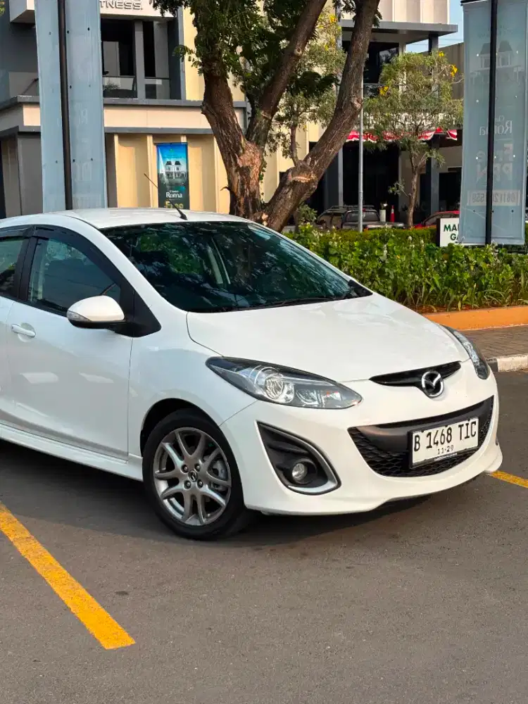 Mazda 2 R tahun 2014