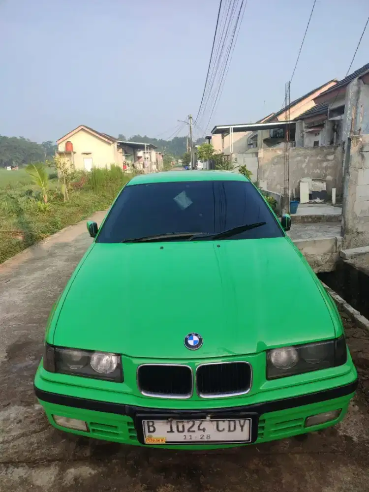 BMW e36 381 l warna hijau