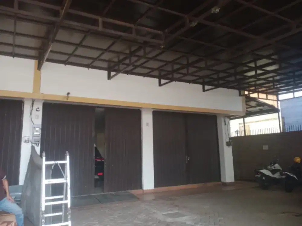Disewakan 2 Ruko Gandeng di Bekasi Barat