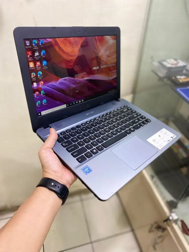 ASUS VIVOBOOK X441M