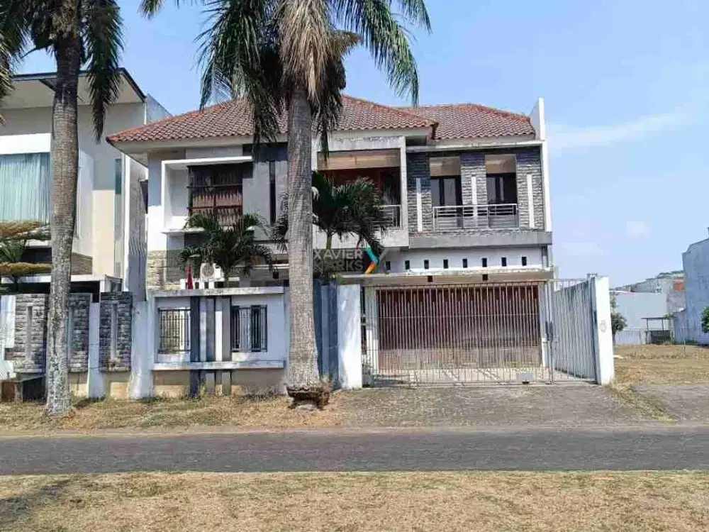 DIJUAL MURAH RUMAH LOKASI JALAN RAYA BOULEVARD ARAYA GOLF MALANG