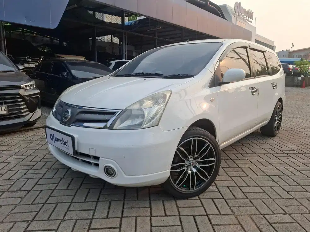 [DP 0%] Nissan Grand livina 2013 PZI