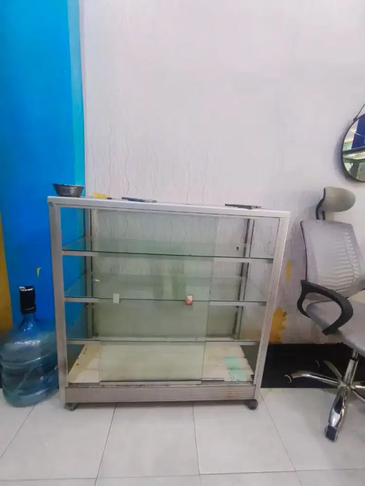 Dijual Etalase Bekas