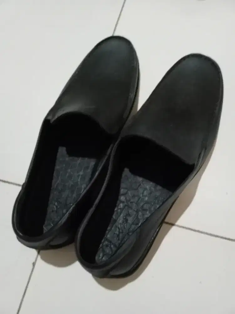 Sepatu pantofel