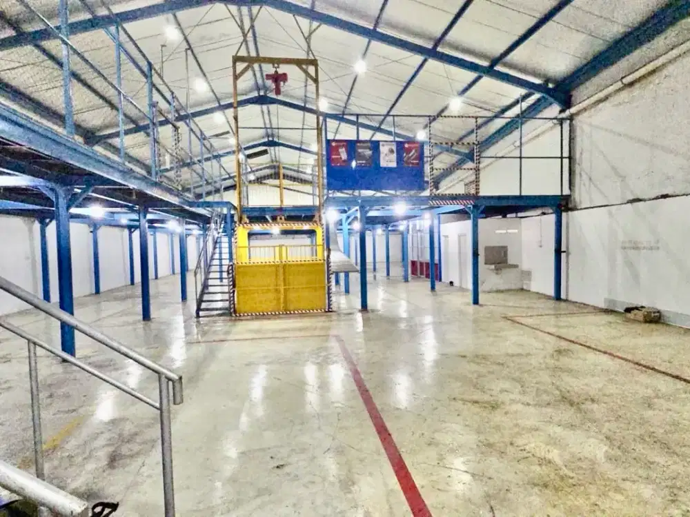 DIJUAL GUDANG MUTIARA MARGOMULYO INDAH LB 611m2 ADA LIFT BARANG DEKAT TOL MARGOMULYO