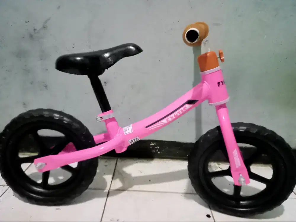 Dijual sepeda balance bike anak merk EXOTIC kondisi masih bagus normal