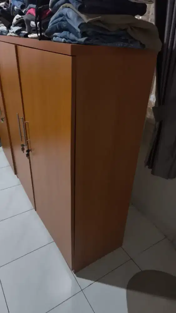 Jual lemari pakaian 3 pintu,bahan multiplek 3 susun