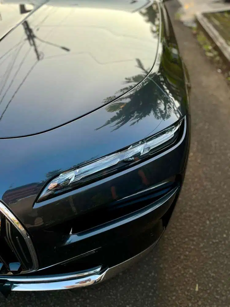 BMW i7 2023 Listrik