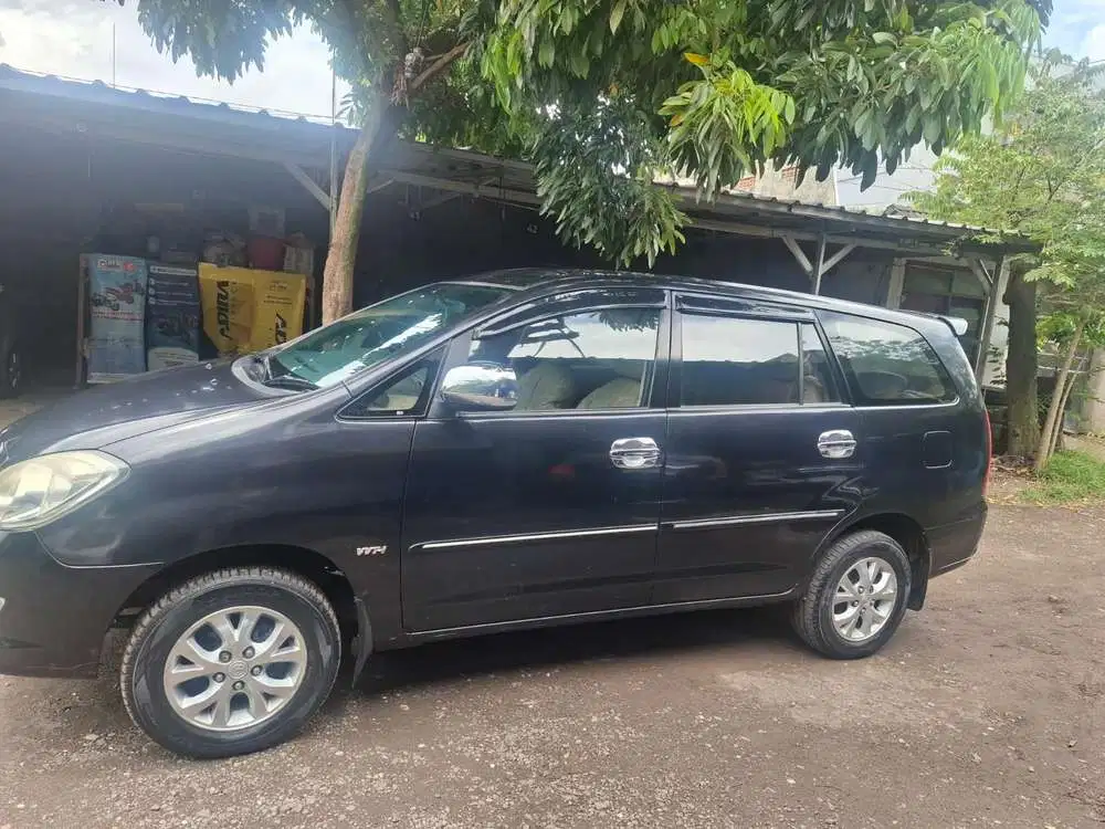 Toyota Kijang Innova 2005 Bensin